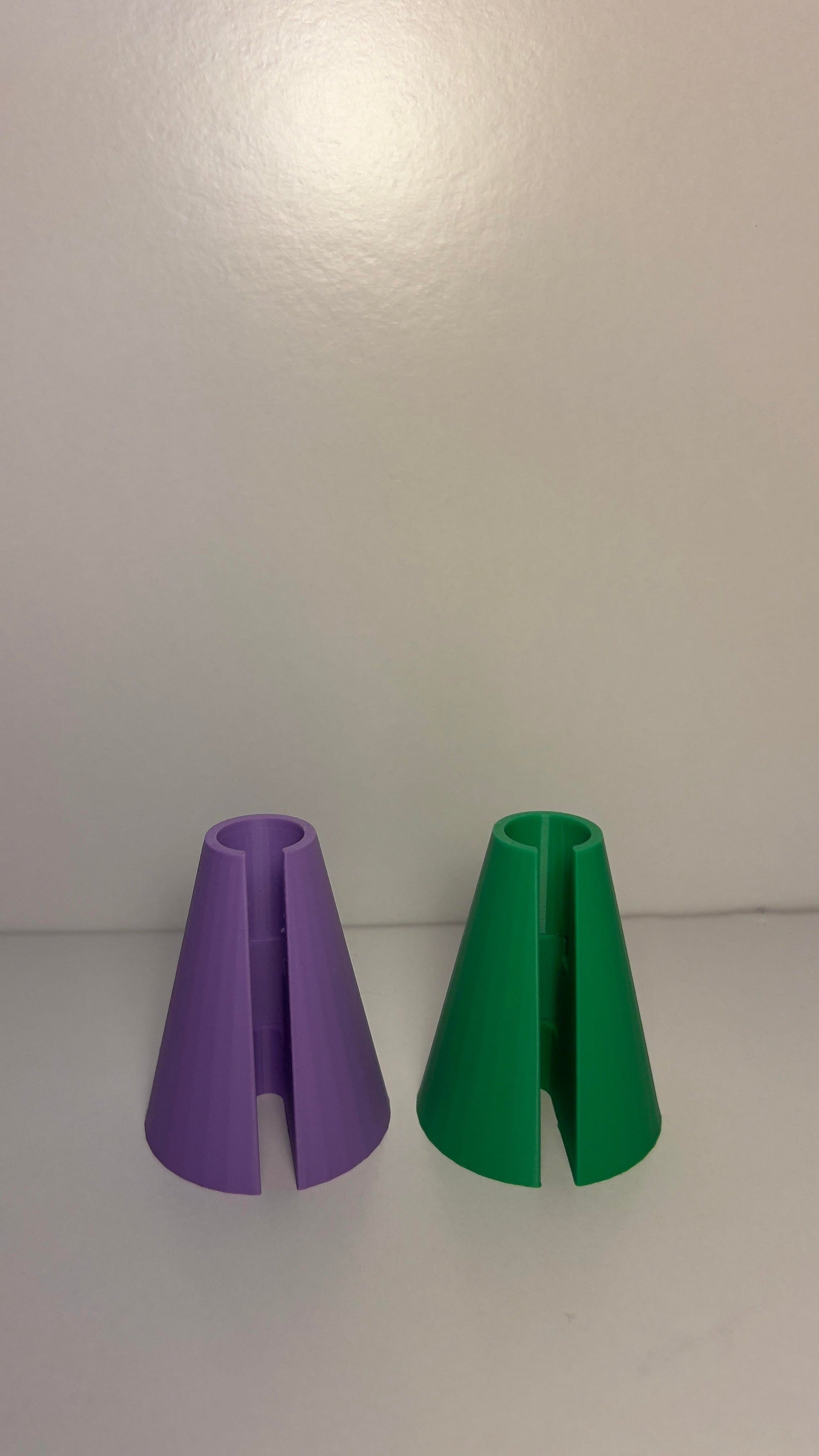 Pen Battery Upright Stand - 3D Printed Holder/Stand for Your Battery Regular Green